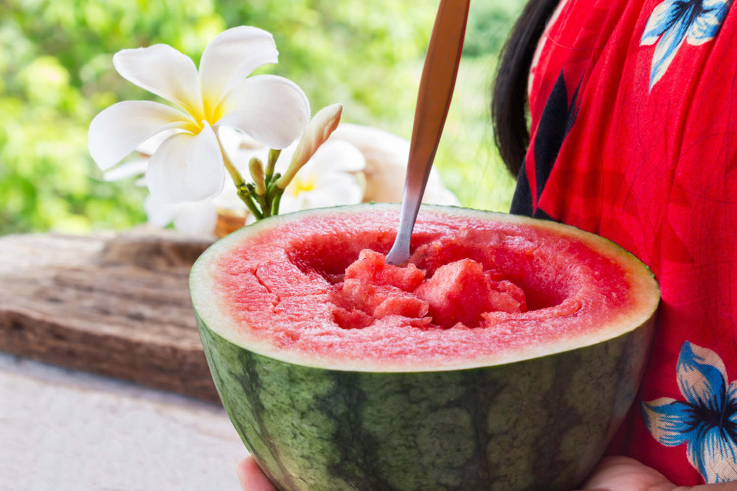 炎熱夏天裡最清涼解渴飲品！買顆西瓜回家自製3款西瓜創意飲料吧 | 蕃新聞