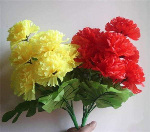 Which flowers are suitable for wedding: carnation