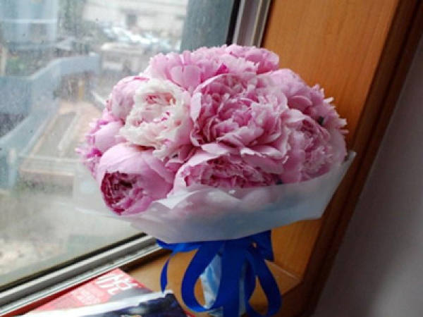 Chinese herbaceous peony flower arrangement