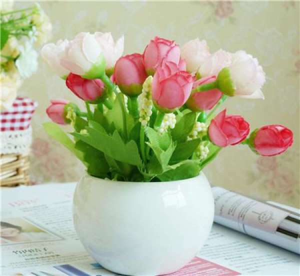 Plastic flowerpot