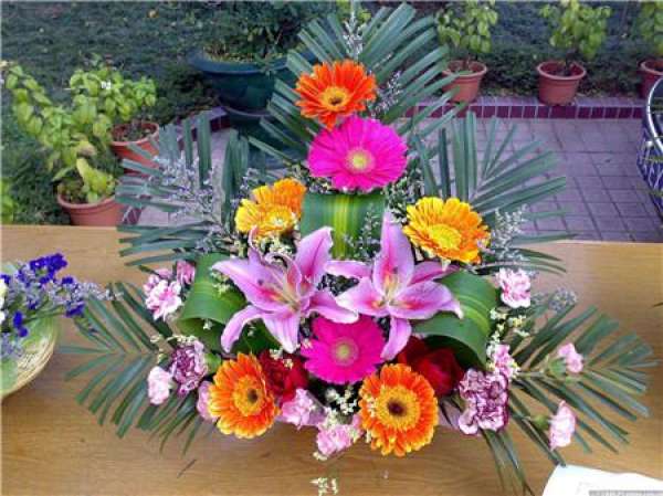 theme range of flower arrangement creation
