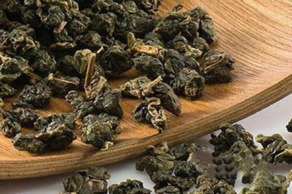 Pearl dew tea of Ali Mountain